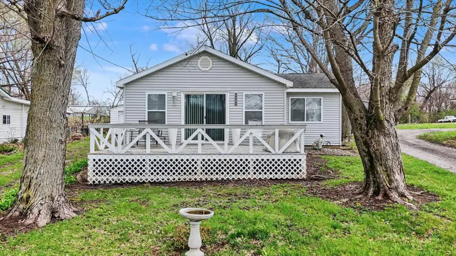 3221 E Lake Paradise Road, Mattoon, IL 61938 - #2
