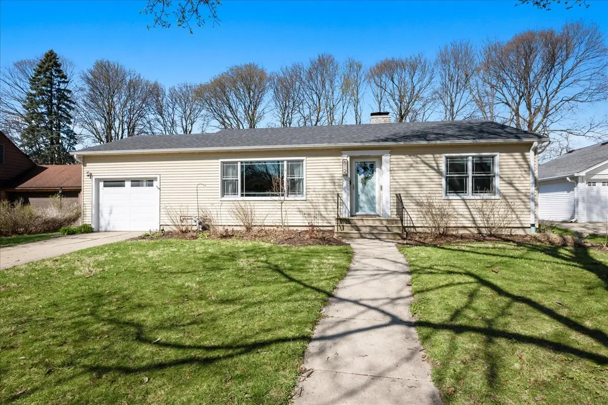 612 Illinois Street, Geneva, IL 60134 - #1