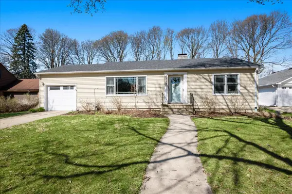 612 Illinois Street, Geneva, IL 60134