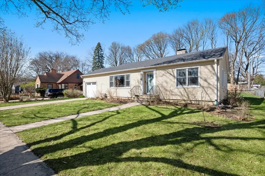 612 Illinois Street, Geneva, IL 60134 - #2