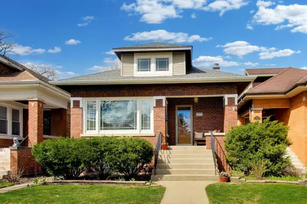 5814 N Sacramento Avenue, Chicago, IL 60659