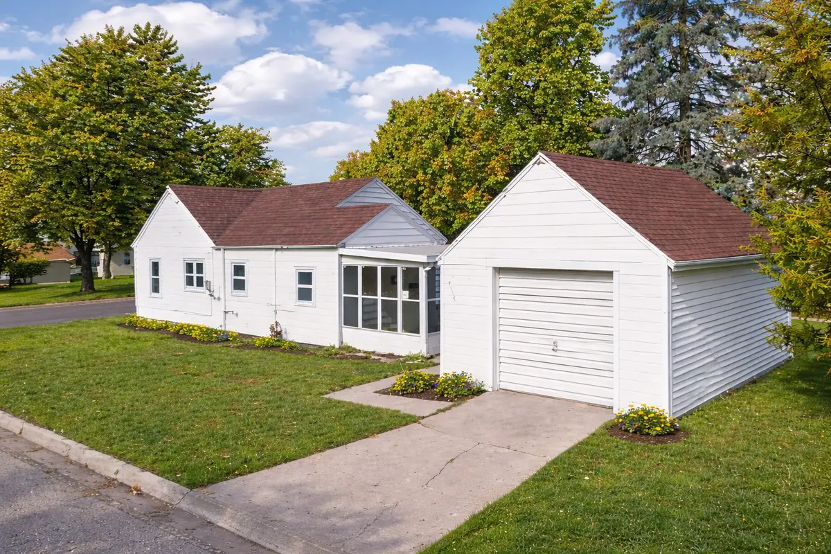 912 W 16th Street, Sterling, IL 61081 - #1