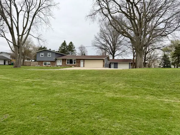 702 S Grant Street, Clinton, IL 61727
