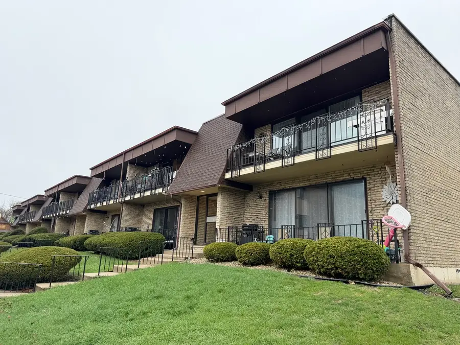 9111 S Roberts Road #8A, Hickory Hills, IL 60457 - #2