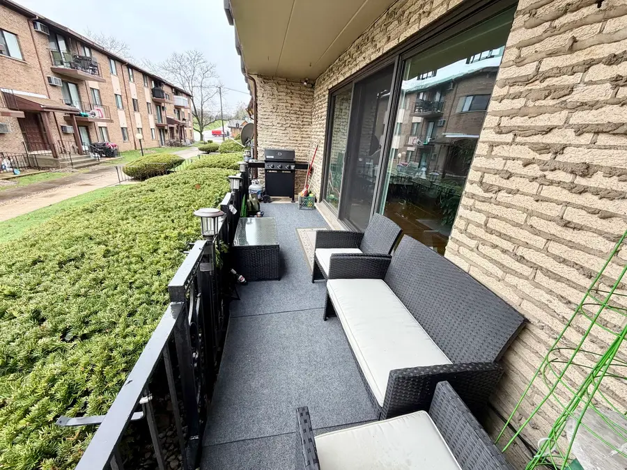 9111 S Roberts Road #8A, Hickory Hills, IL 60457 - #3