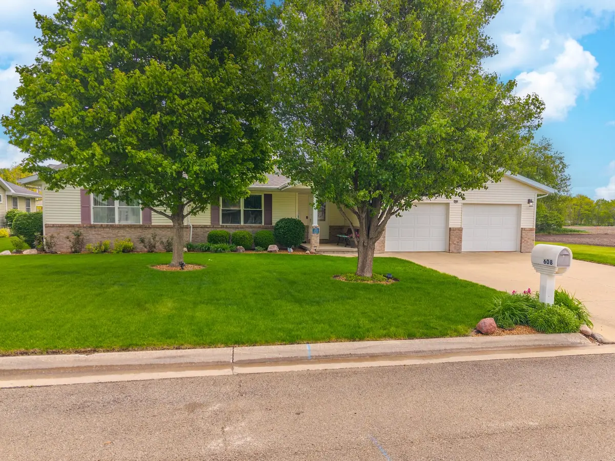 608 N Cherokee Lane, Pontiac, IL 61764 - #1