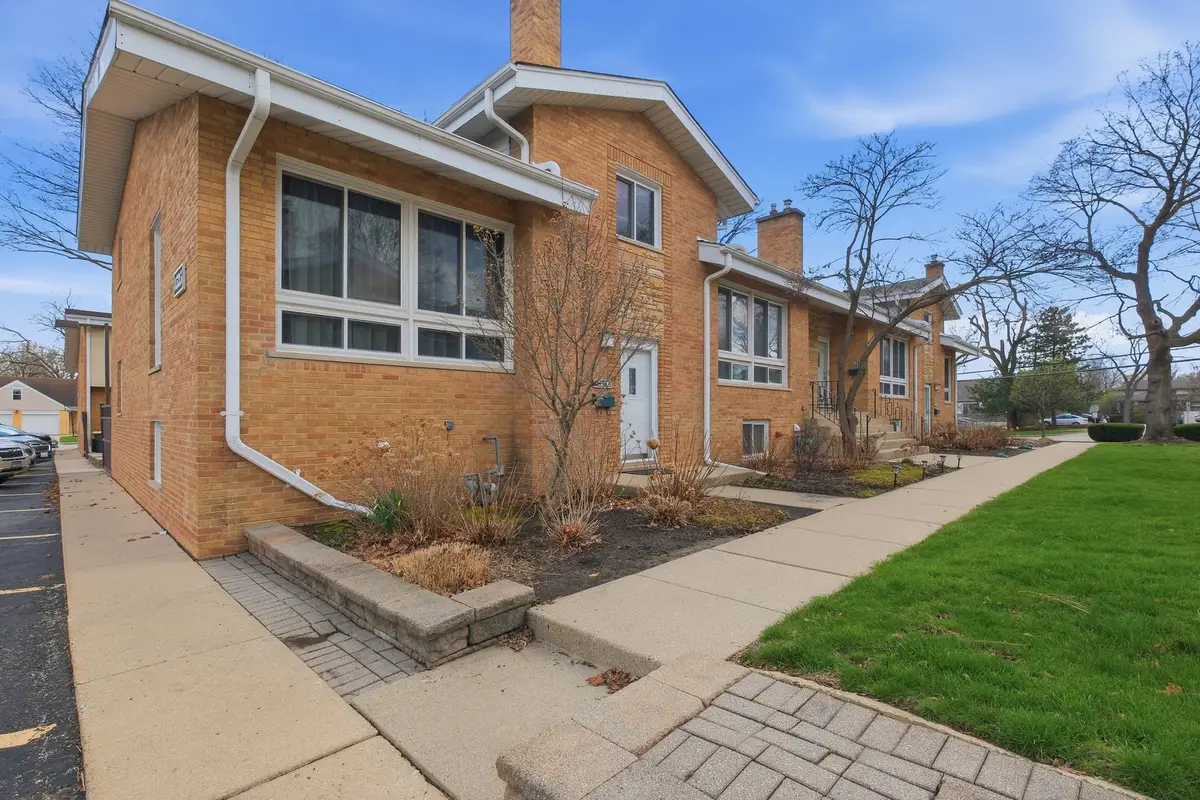 1525 N Arlington Heights Road #D, Arlington Heights, IL 60004 - #1