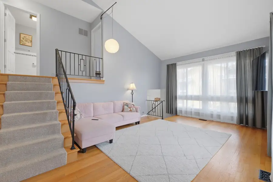 1525 N Arlington Heights Road #D, Arlington Heights, IL 60004 - #2