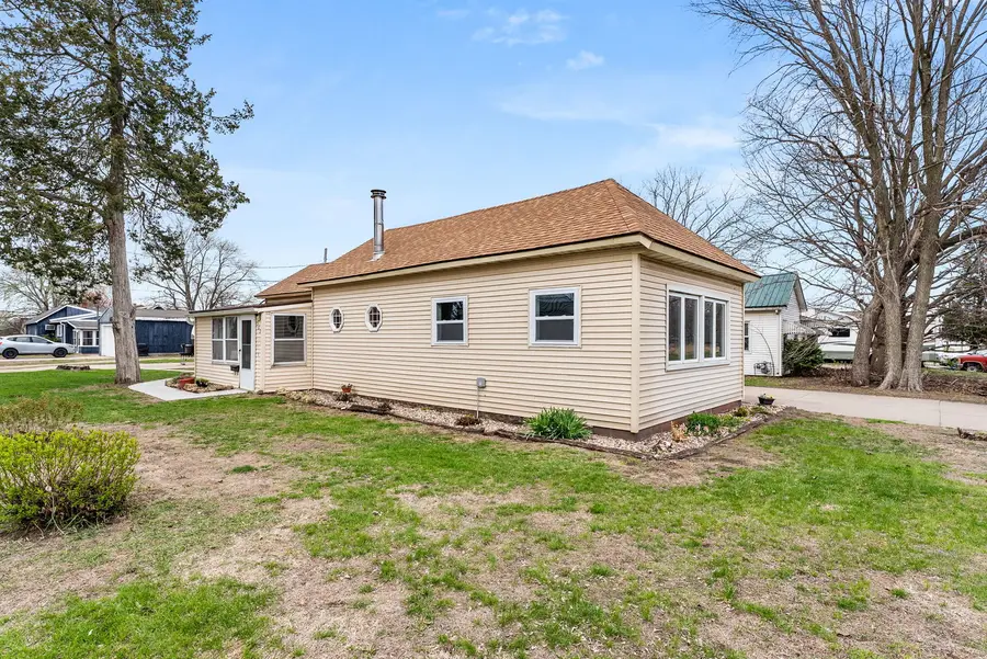 502 7th Avenue, Camanche, IA 52730 - #3