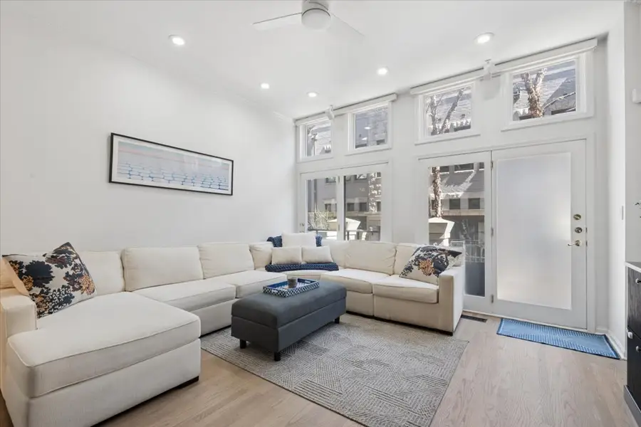 930 N Clark Street #I, Chicago, IL 60610 - #2