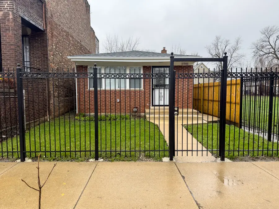 6946 S Loomis Boulevard, Chicago, IL 60636 - #3