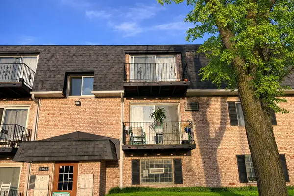 1303 N Baldwin Court #B3, Palatine, IL 60074