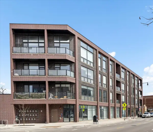 3101 N Ridgeway Avenue #4D, Chicago, IL 60618