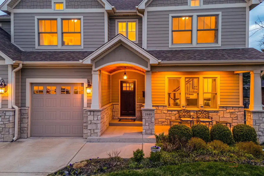 1849 N Chestnut Avenue, Arlington Heights, IL 60004 - #2