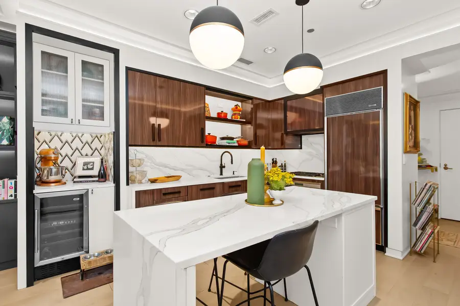 10 E Delaware Place #9C, Chicago, IL 60611 - #2