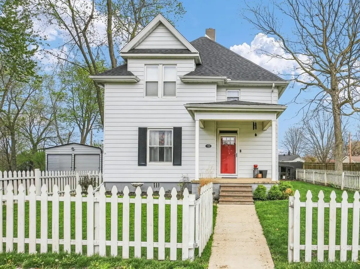 719 E Allen Street, Farmer City, IL 61842 - #1