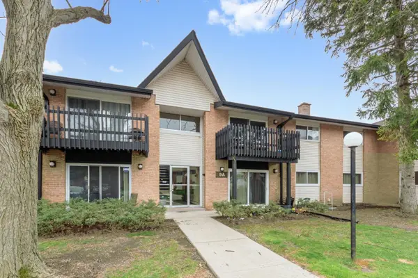 9A Kingery Quarter Drive #202, Willowbrook, IL 60527