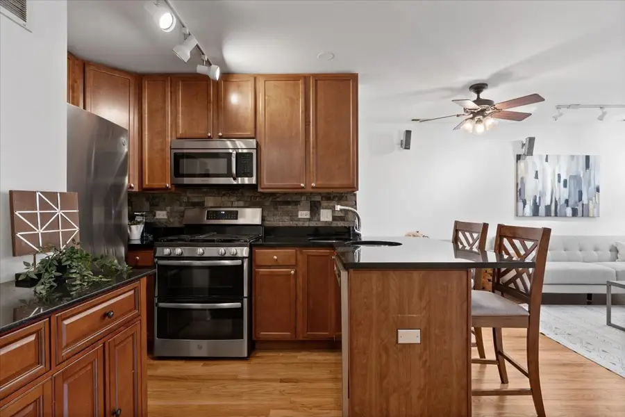 1525 W Cullom Avenue #G, Chicago, IL 60613 - #3
