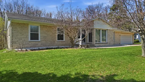 1739 Valley View Drive, Dixon, IL 61021