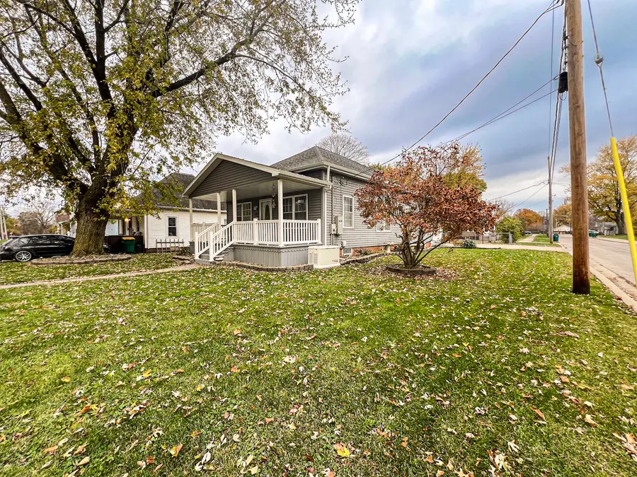 402 S Illinois Street, Streator, IL 61364 - #3