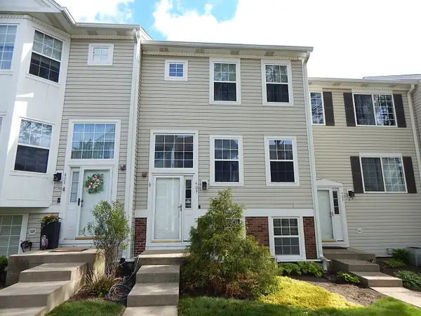 409 E Victoria Circle #409, North Aurora, IL 60542