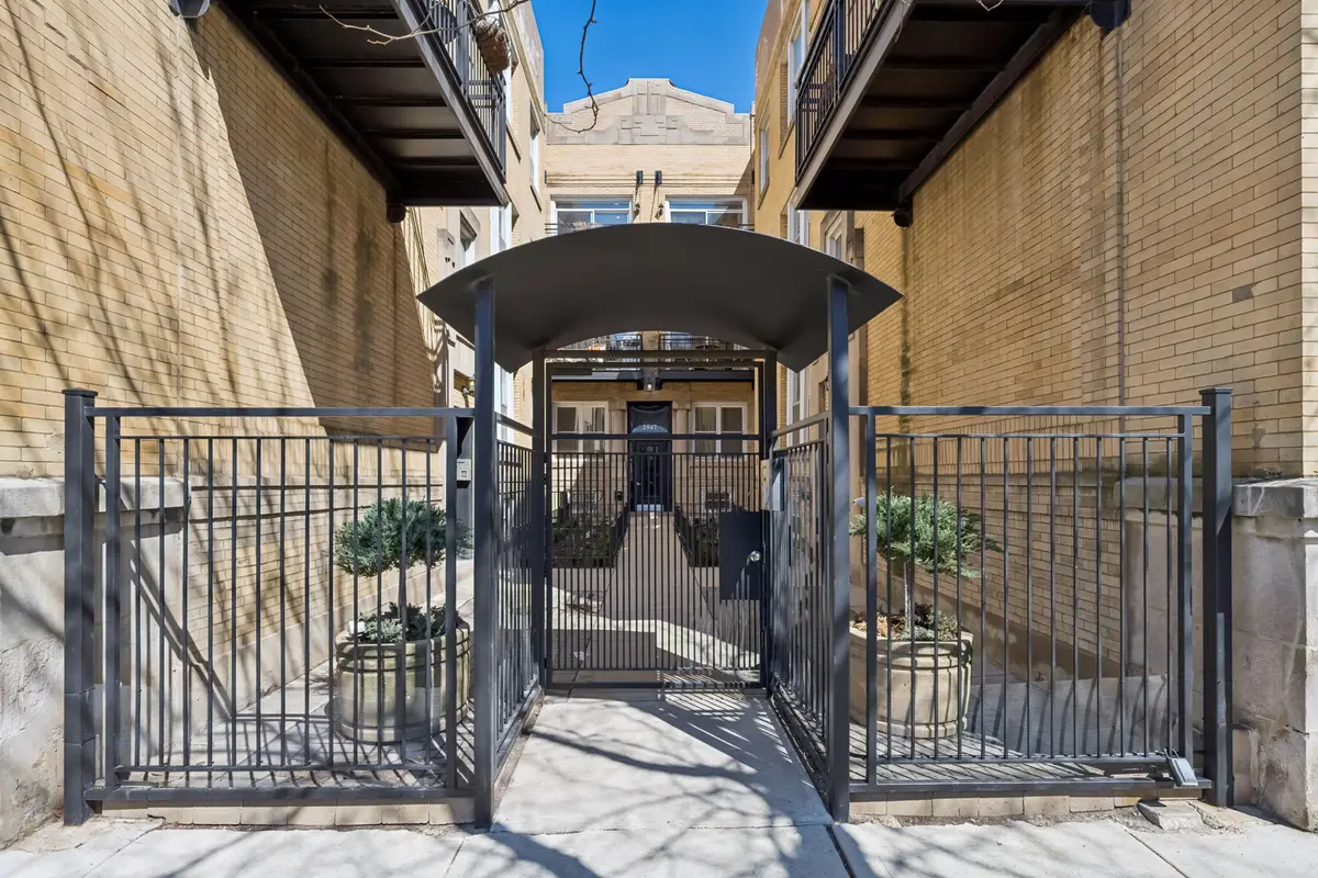 2547 N Clark Street #2N, Chicago, IL 60614 - #1
