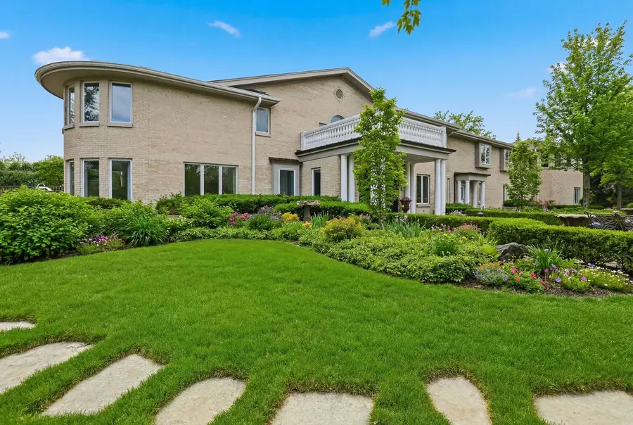 1877 Banbury Road, Inverness, IL 60067 - #2