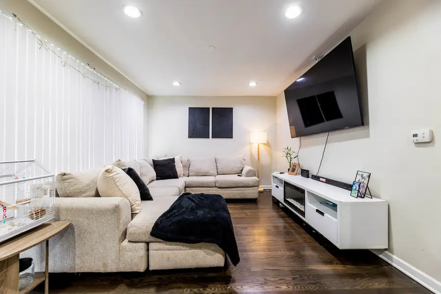 7124 S Kedzie Avenue, Chicago, IL 60629 - #3