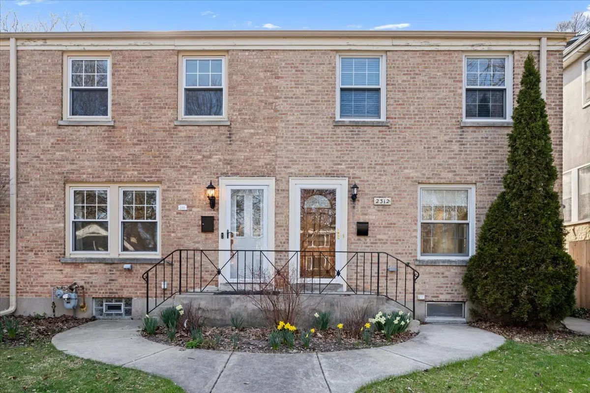 2310 Brown Avenue, Evanston, IL 60201 - #1
