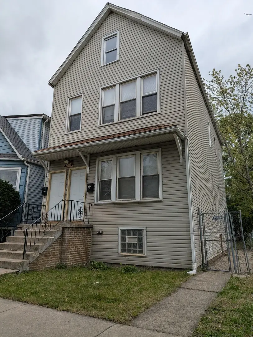 8209 S Coles Avenue, Chicago, IL 60617 - #1