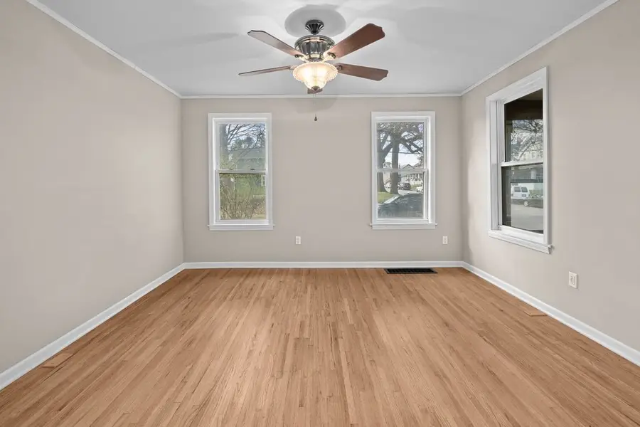 402 E Pleasant Street, Davenport, IA 52803 - #3