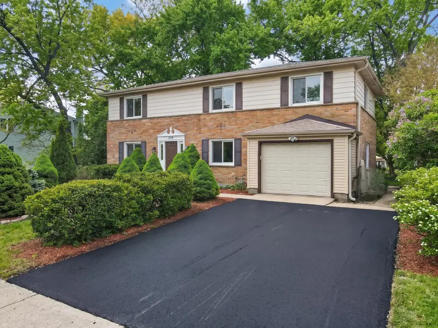 208 Pine Street, Deerfield, IL 60015 - #2