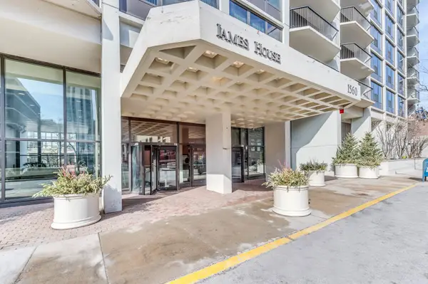 1560 N Sandburg Terrace #4009J, Chicago, IL 60610