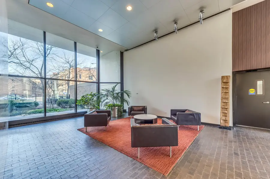 1560 N Sandburg Terrace #4009J, Chicago, IL 60610 - #3