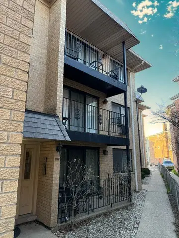 5506 W Higgins Avenue #3, Chicago, IL 60630 - #2