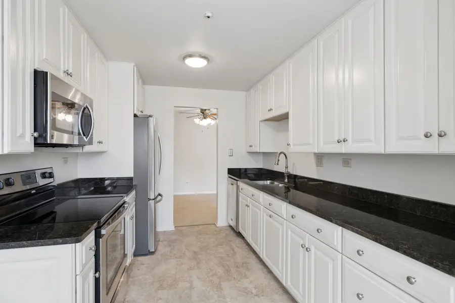 5851 Doe Circle, Westmont, IL 60559 - #3