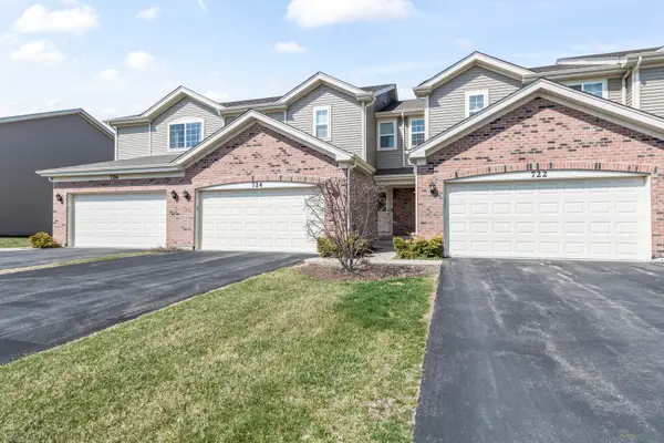 724 Wellington Lane, Cary, IL 60013