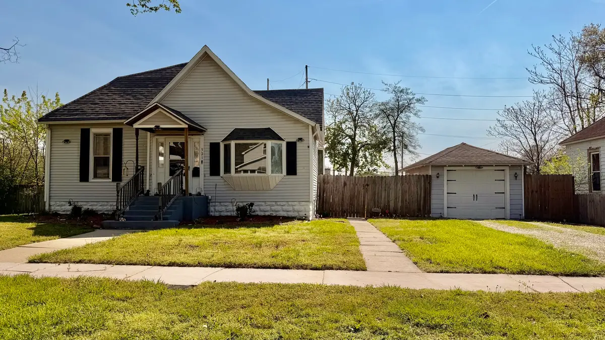 521 S Cherry Street, Centralia, IL 62801 - #1