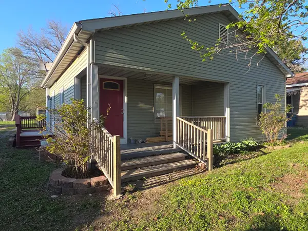 104 E Vermont Street, Carterville, IL 62918