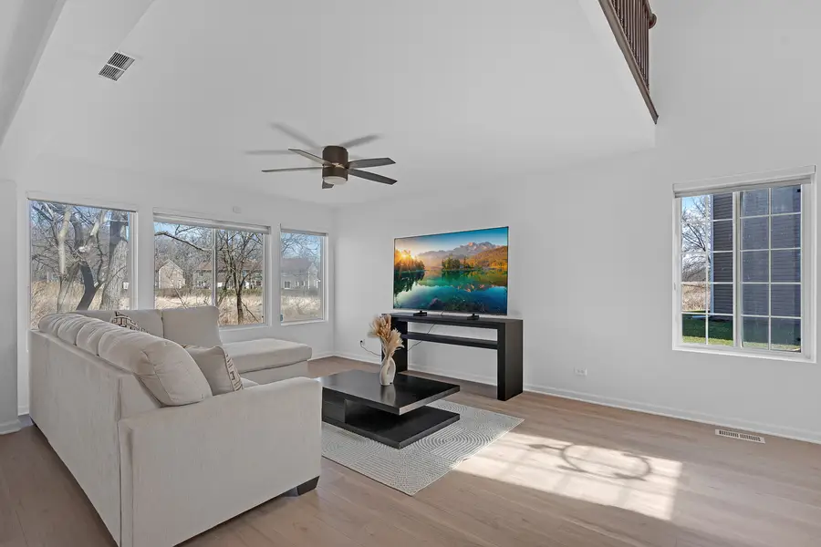 377 Locksley Drive, Streamwood, IL 60107 - #3