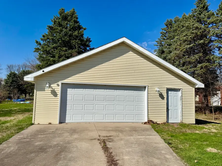 615 E 2nd Street, Galesburg, IL 61401 - #2