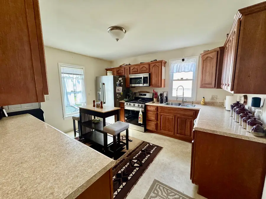 615 E 2nd Street, Galesburg, IL 61401 - #3