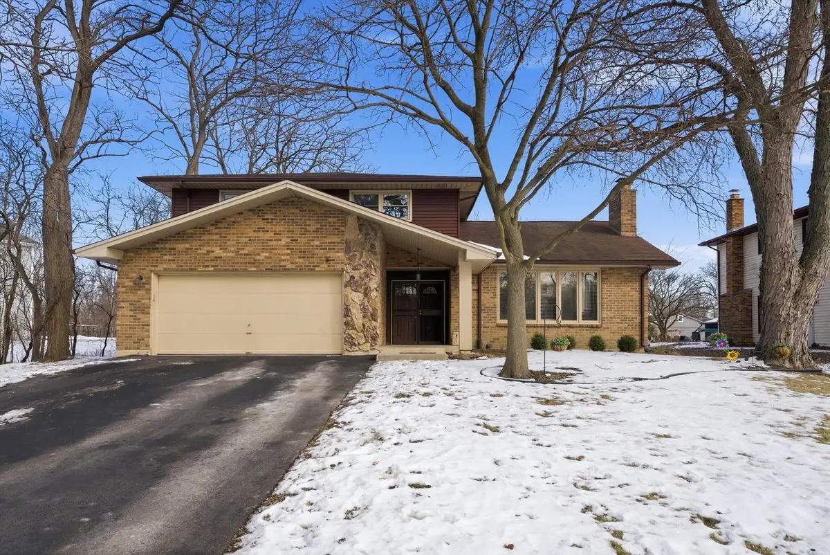 5721 Vial Parkway, La Grange Highlands, IL 60525 - #1