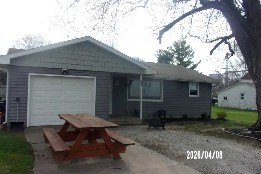 304 N Cherry Street, Crescent City, IL 60928 - #2