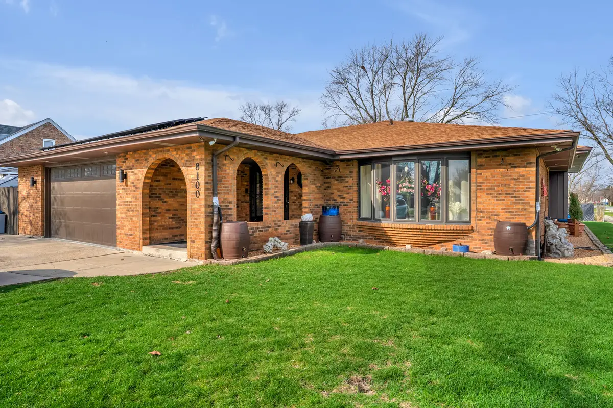 8100 Lorel Avenue, Burbank, IL 60459 - #1