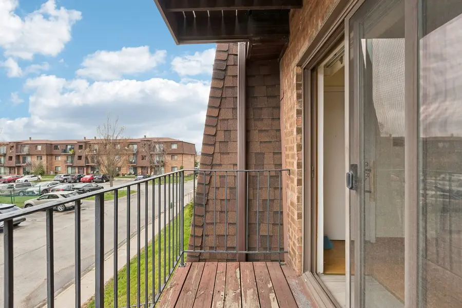 702 Cobblestone Circle #D, Glenview, IL 60025 - #3