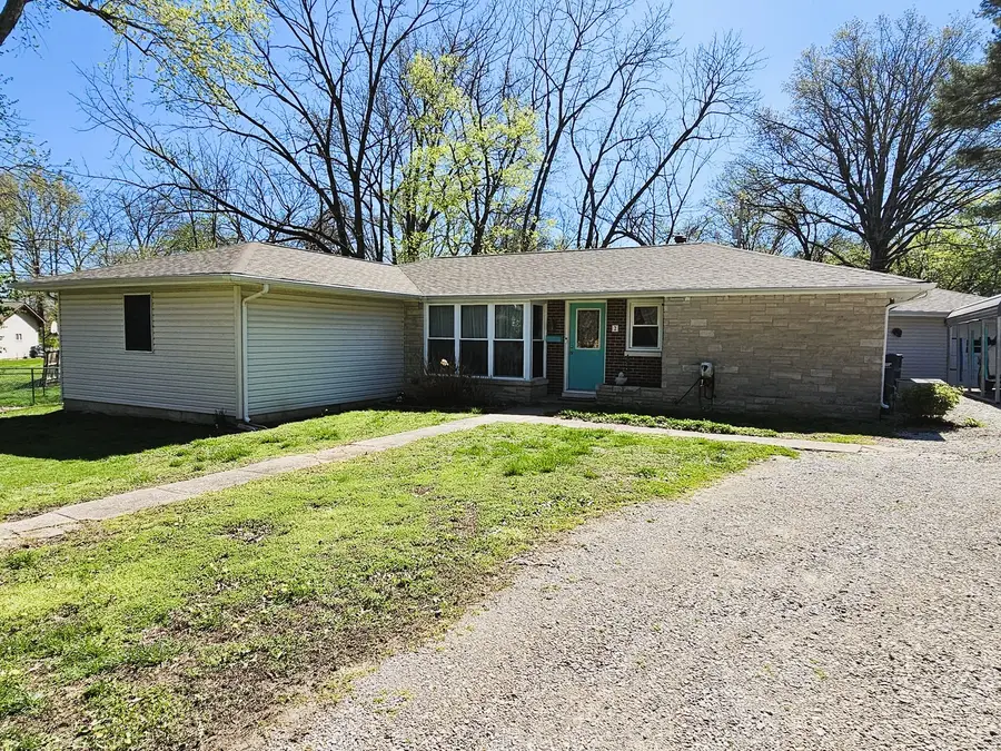2 Lincoln Drive, Mount Vernon, IL 62864 - #2