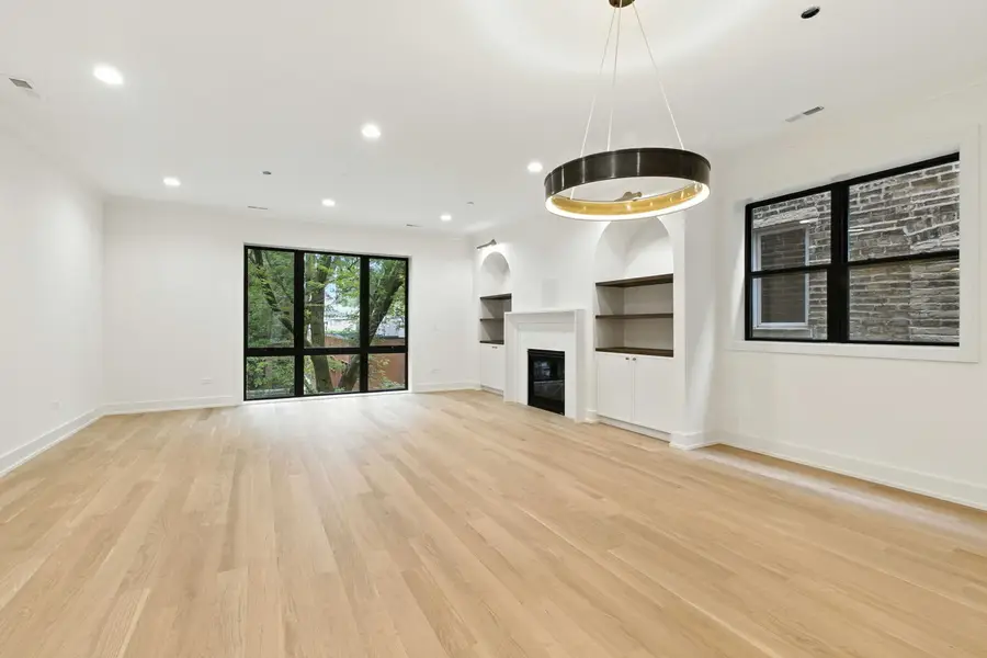 1443 W Roscoe Street #1, Chicago, IL 60657 - #3