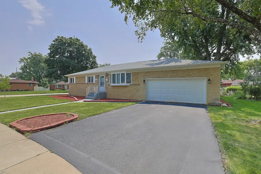 1703 Bonita Avenue, Mount Prospect, IL 60056 - #2