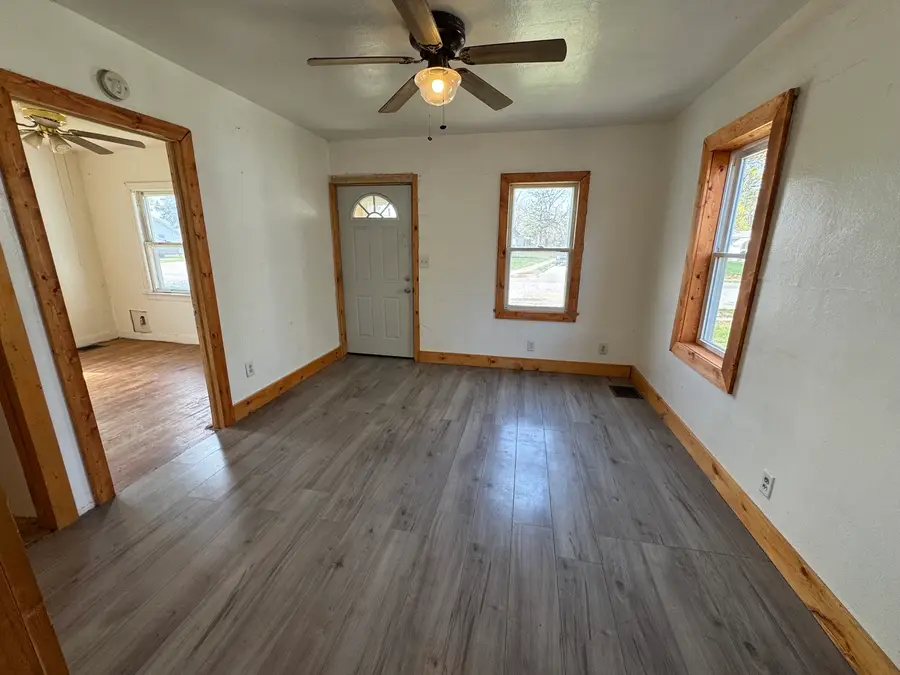 611 S Elsie Avenue, Davenport, IA 52802 - #3